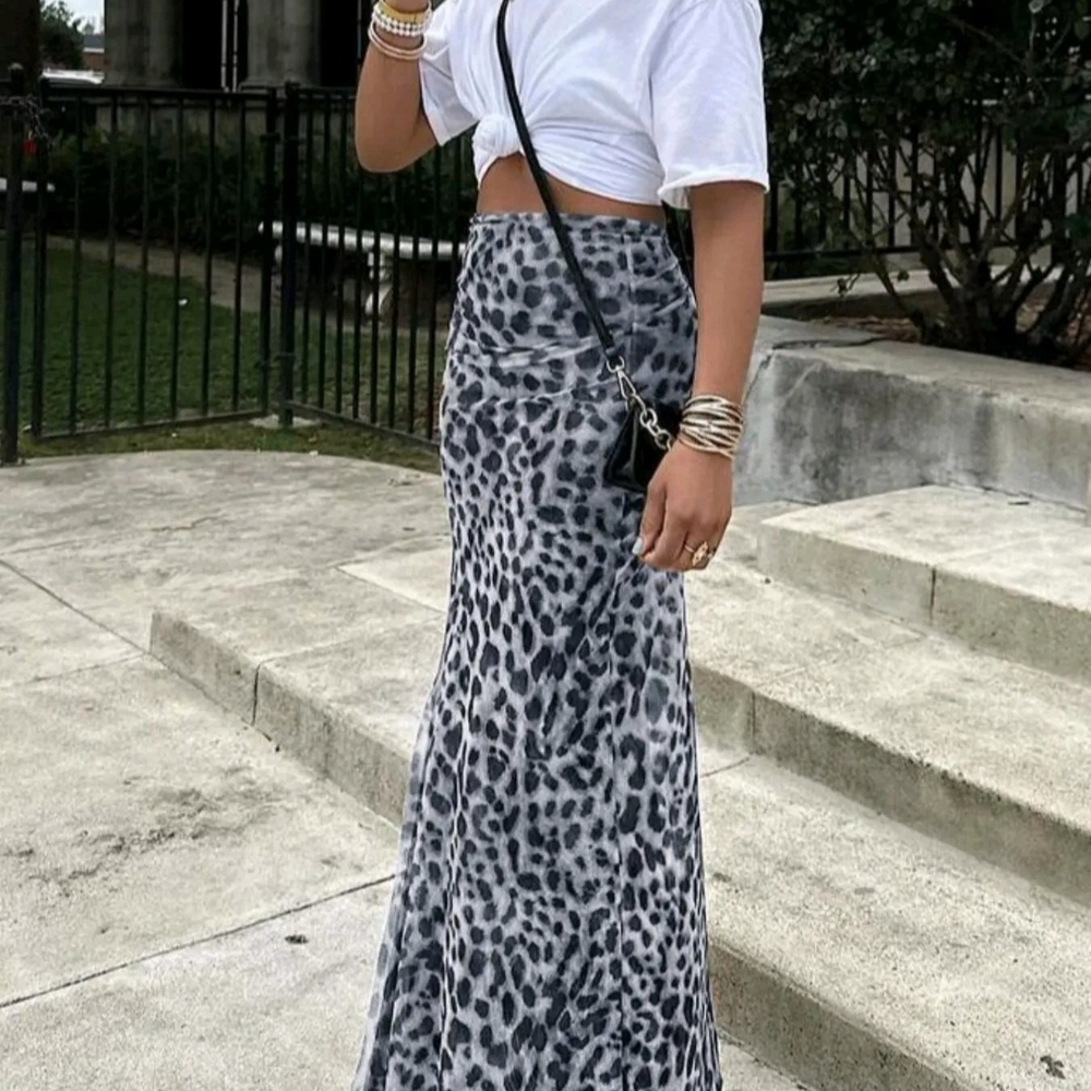 Stylish Gray Leopard Maxi Skirt